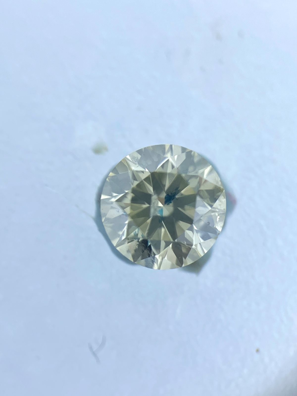 White Round Diamond - 0.52 carats