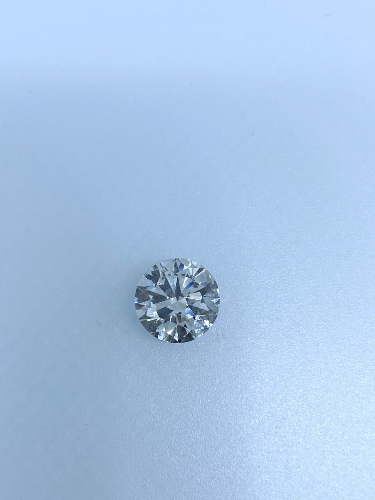 White Round Diamond - 4.08 carats