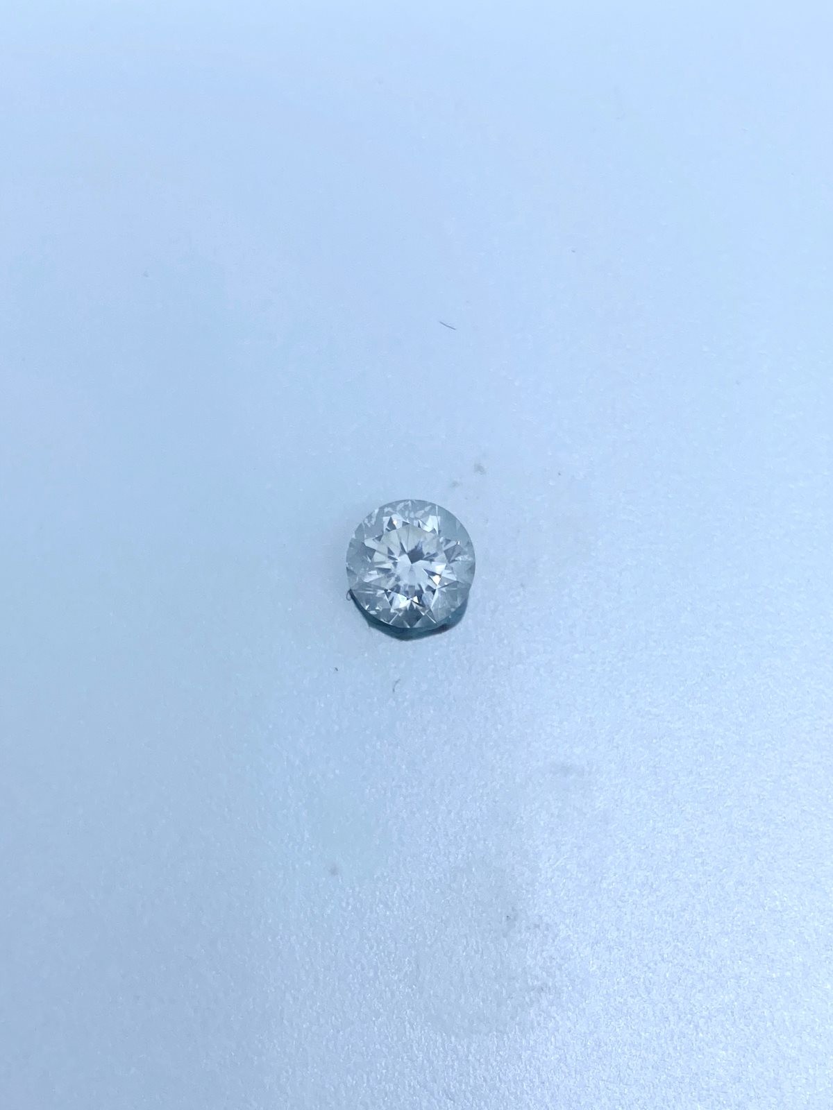 White Round Diamond - 0.96 carats