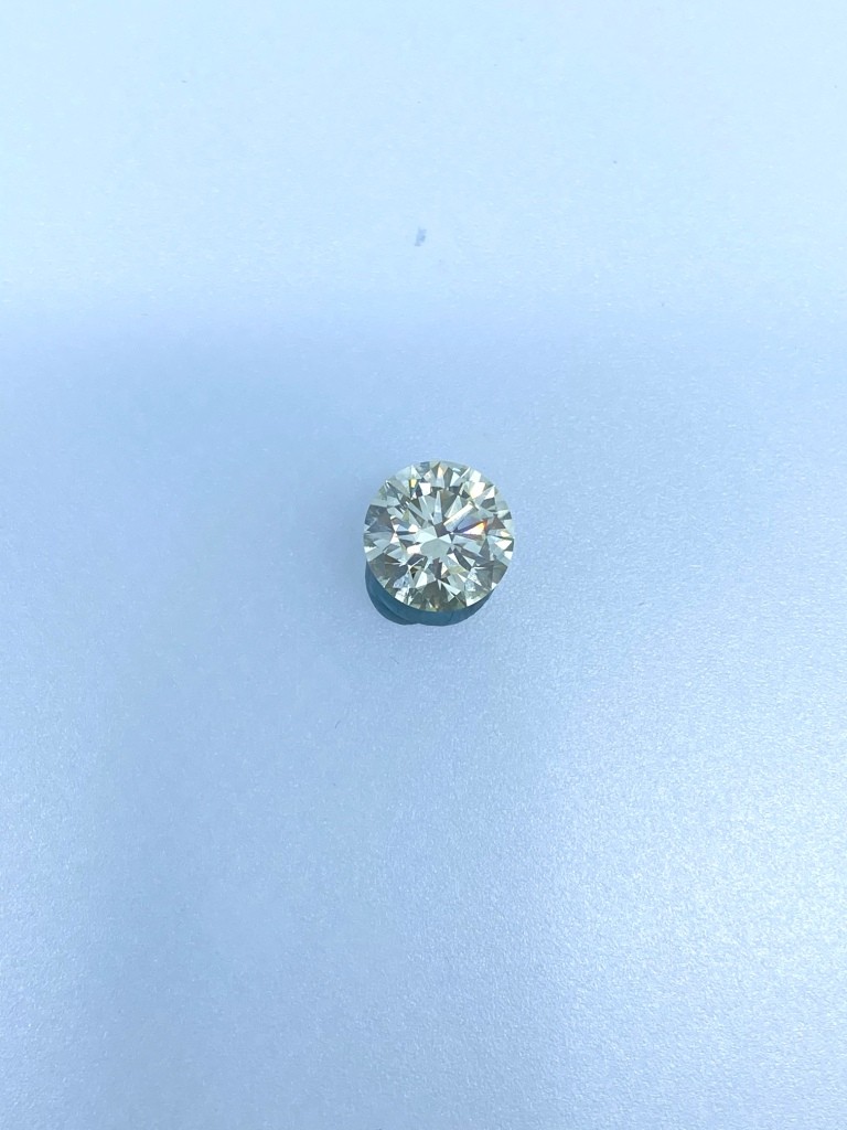 White Round Diamond - 3.32 carats