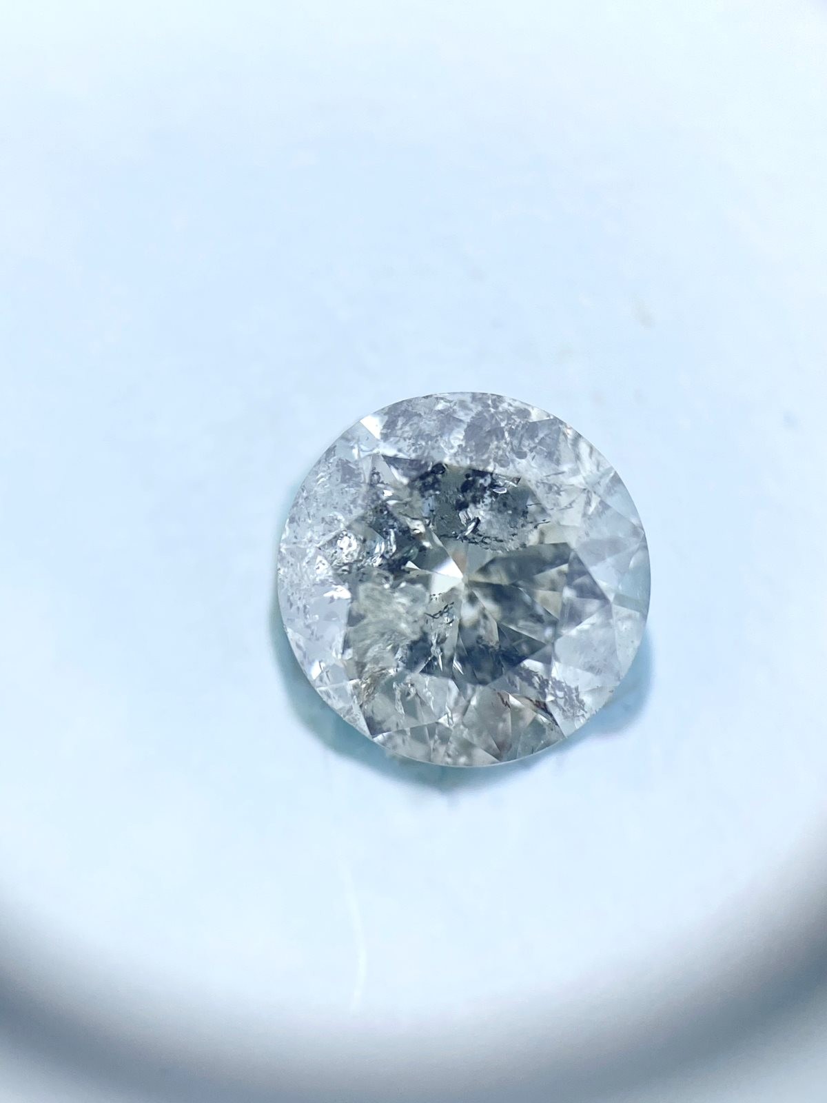 White Round Diamond - 0.85 carats