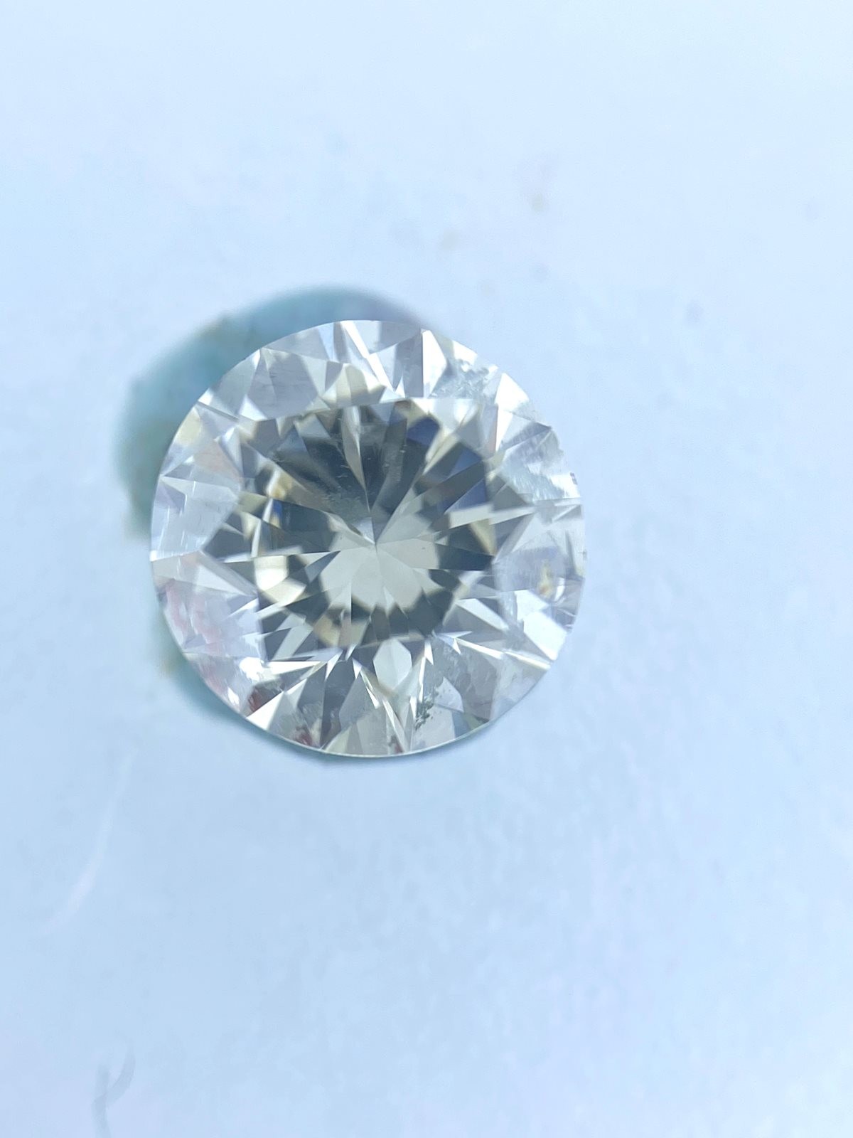 White Round Diamond - 0.81 carats