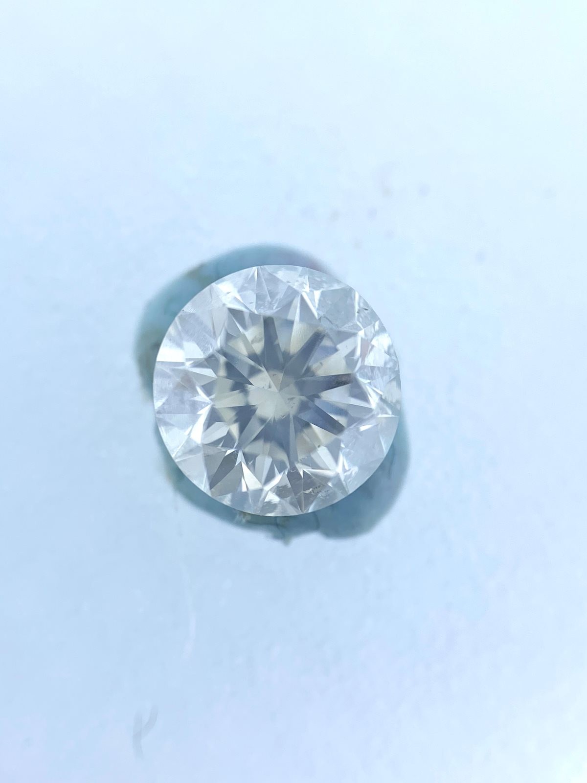 White Round Diamond - 0.80 carats