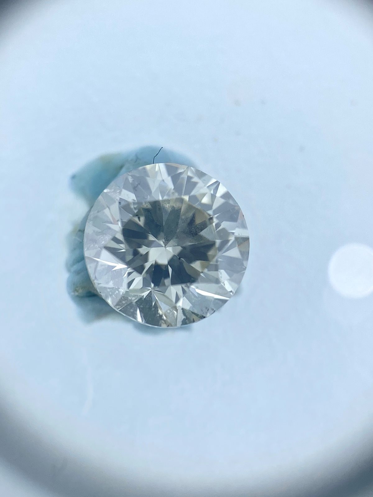 White Round Diamond - 0.76 carats