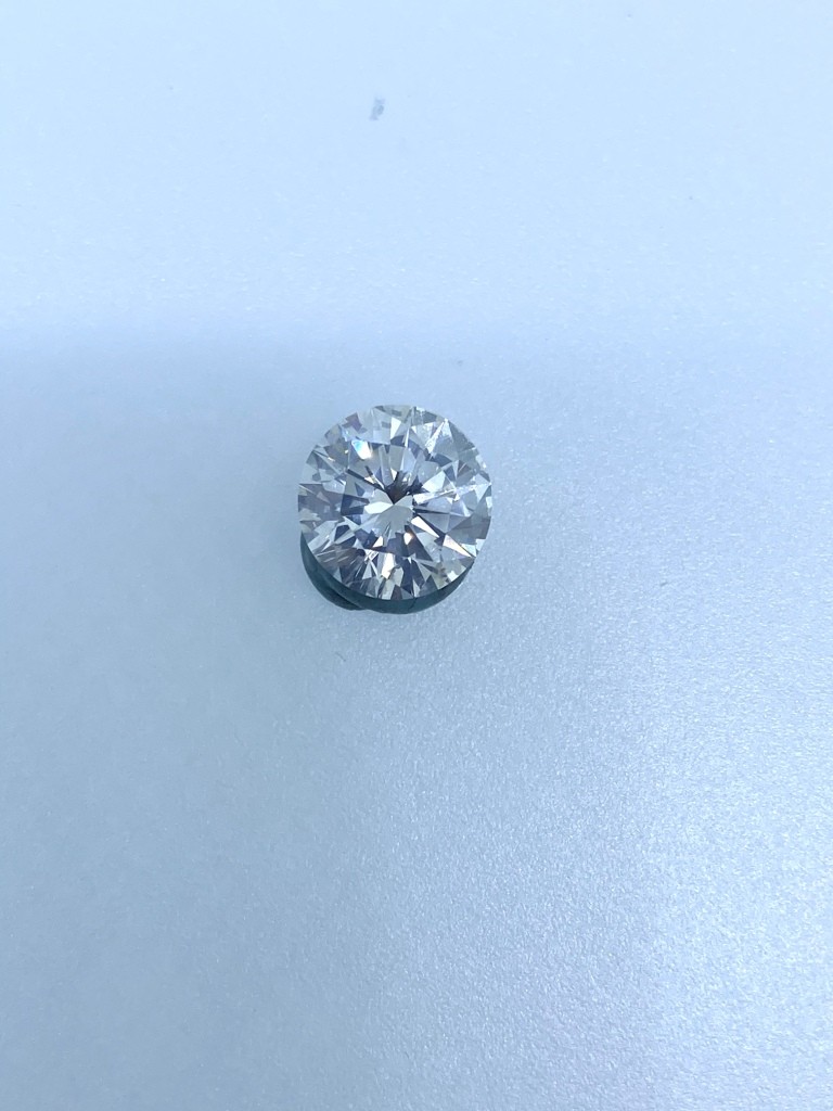 White Round Diamond - 3.08 carats