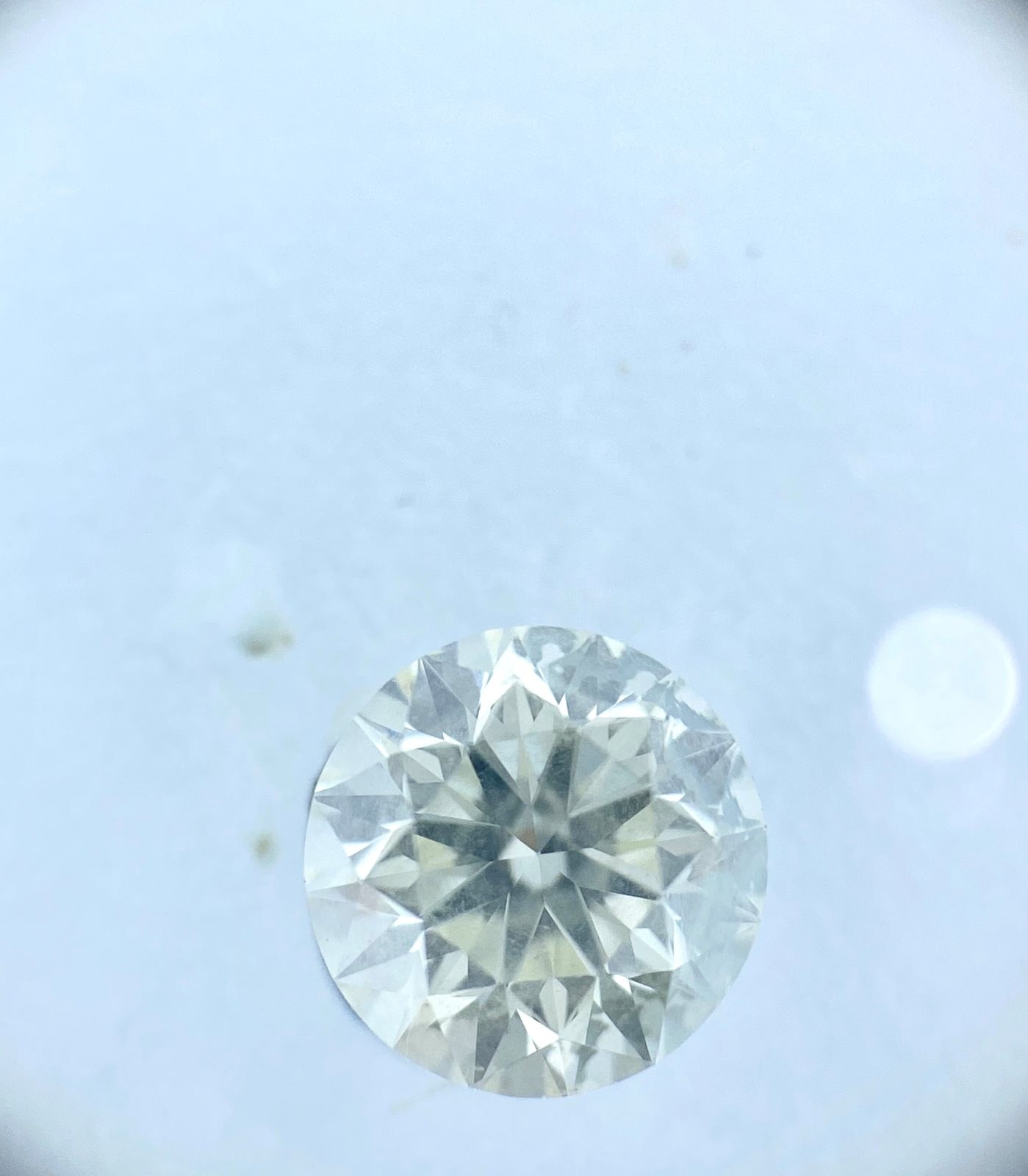 White Round Diamond - 0.72 carats