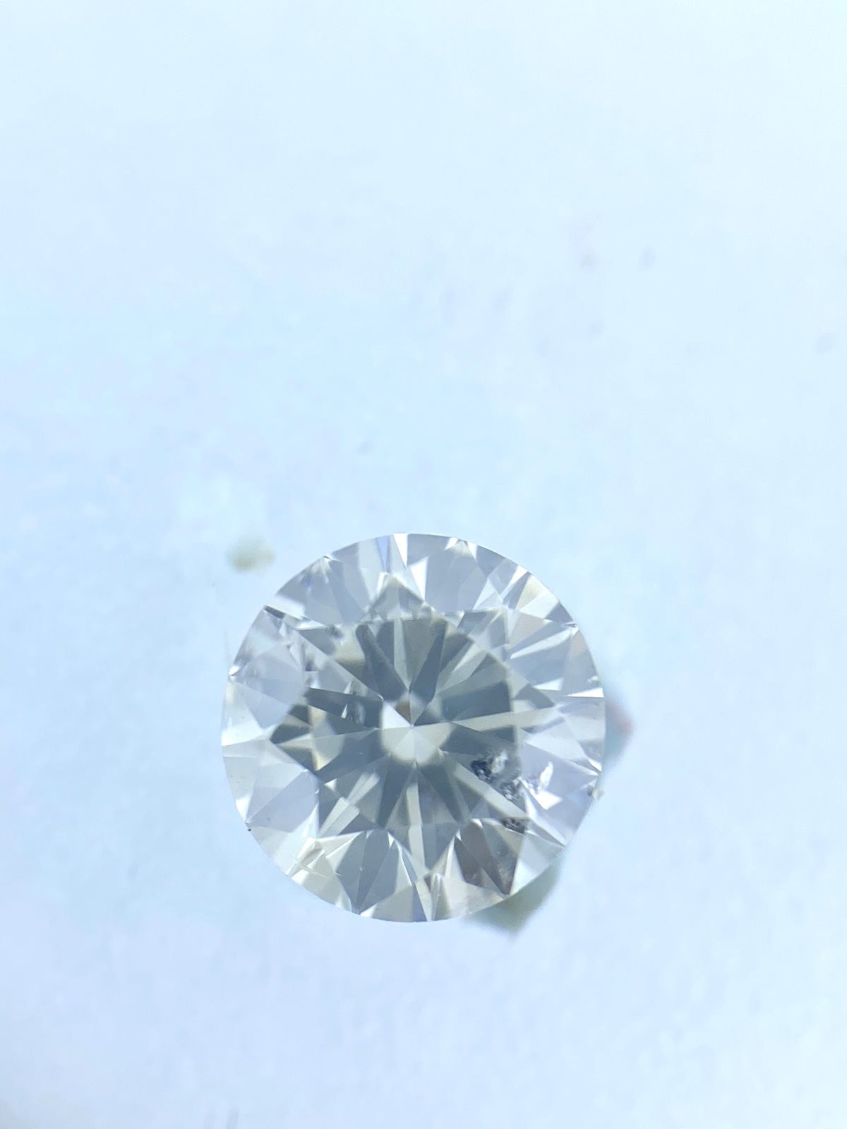 White Round Diamond - 0.60 carats