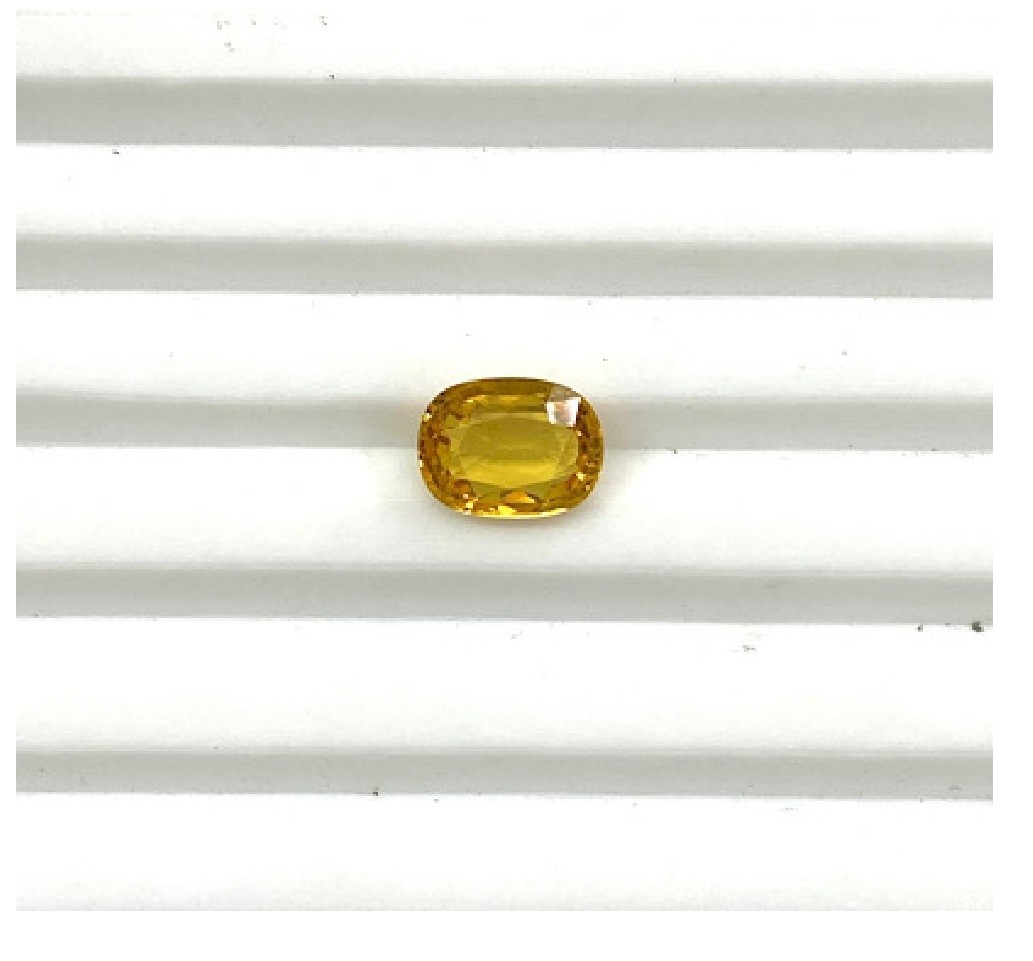 YS-4 Yellow Sapphire Oval cut with heated and treatment Gemstone - 2.53 cts
